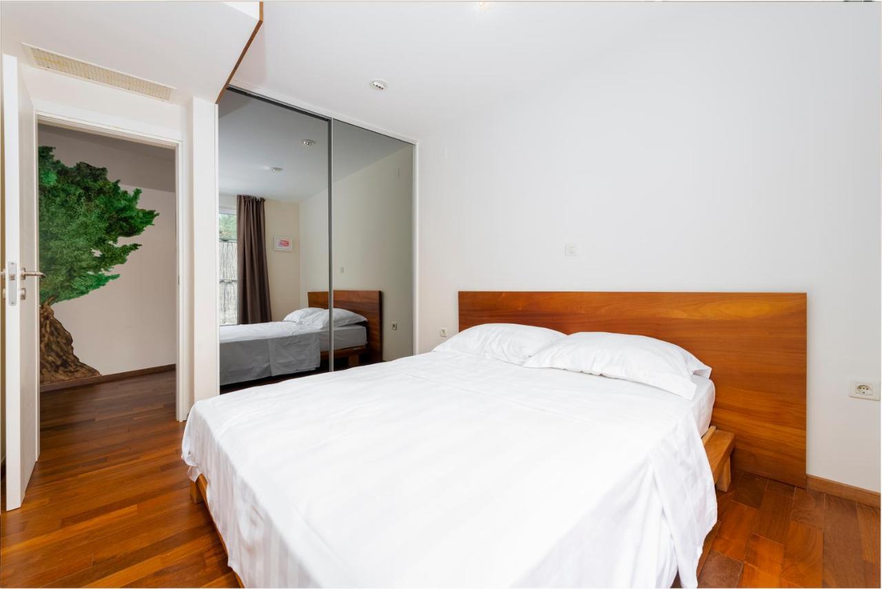 New Five Star Superior Apartment 자톤 외부 사진