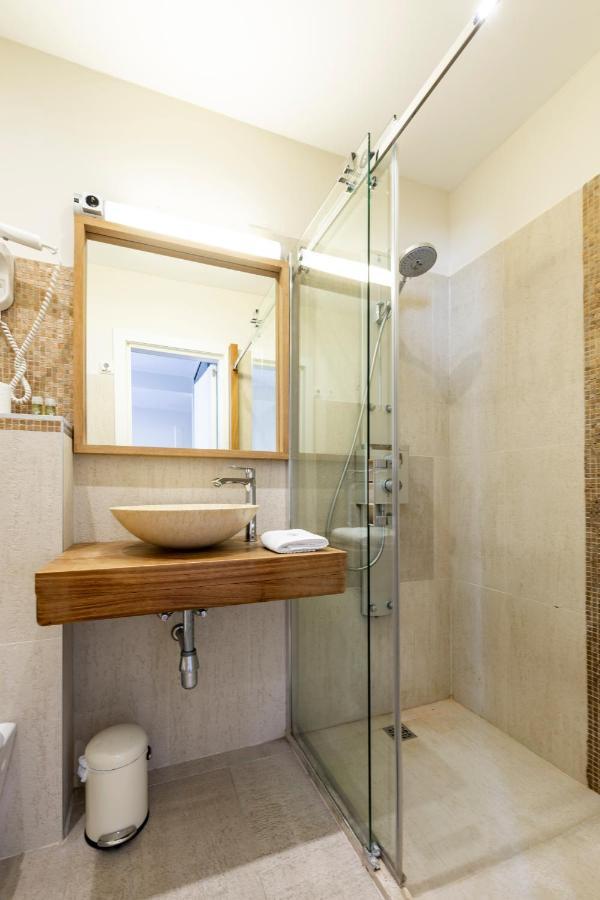 New Five Star Superior Apartment 자톤 외부 사진