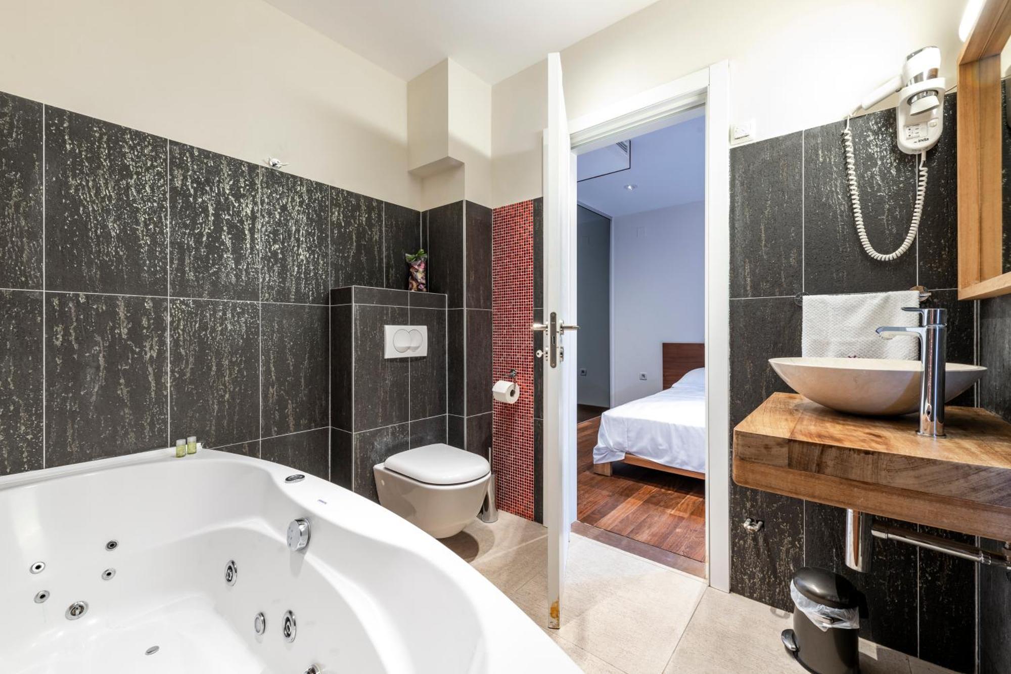 New Five Star Superior Apartment 자톤 외부 사진
